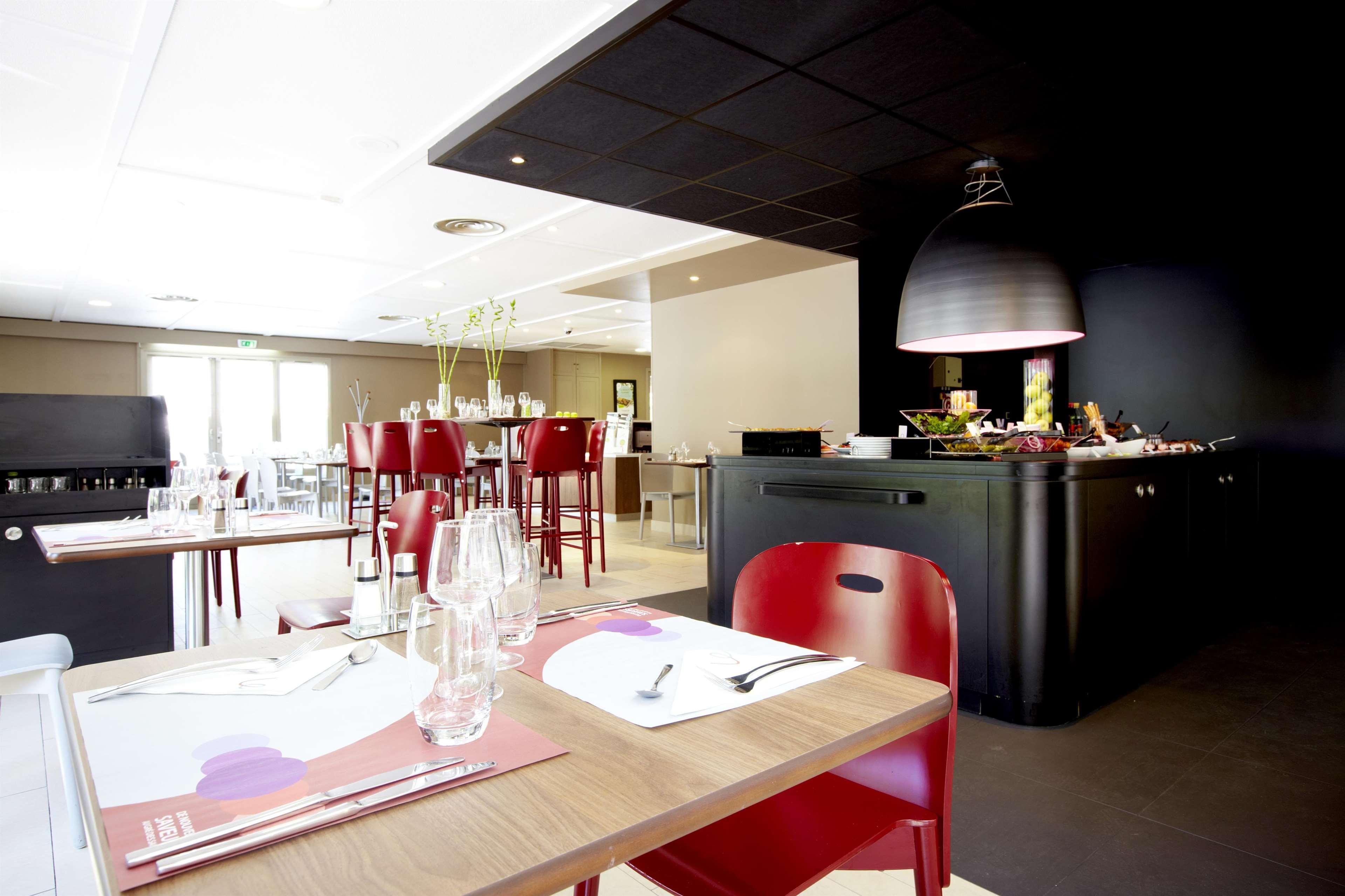 Kyriad Direct Marseille Est La Valentine 拉佩讷叙尔于沃讷 餐厅 照片