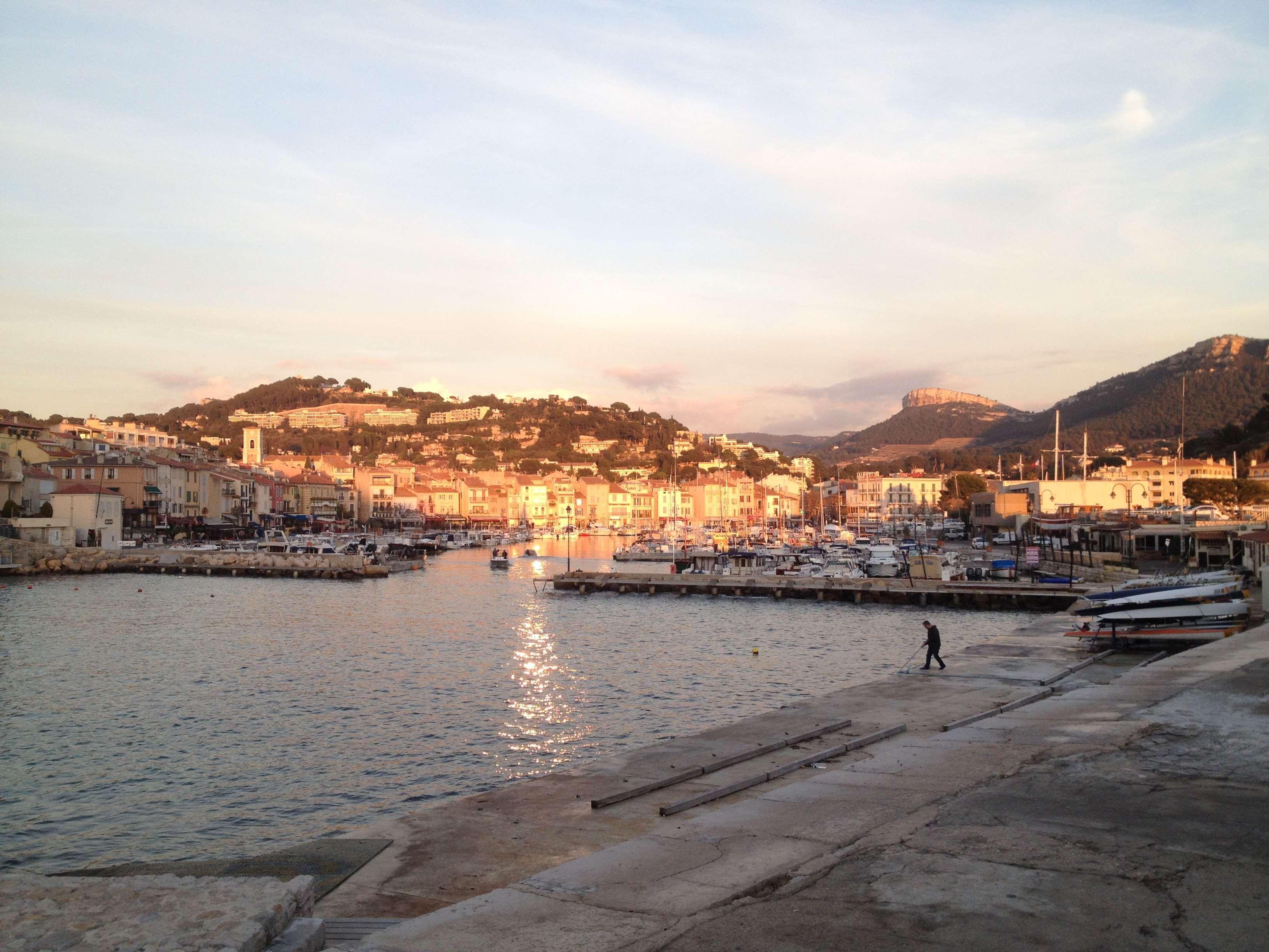 Kyriad Direct Marseille Est La Valentine 拉佩讷叙尔于沃讷 外观 照片
