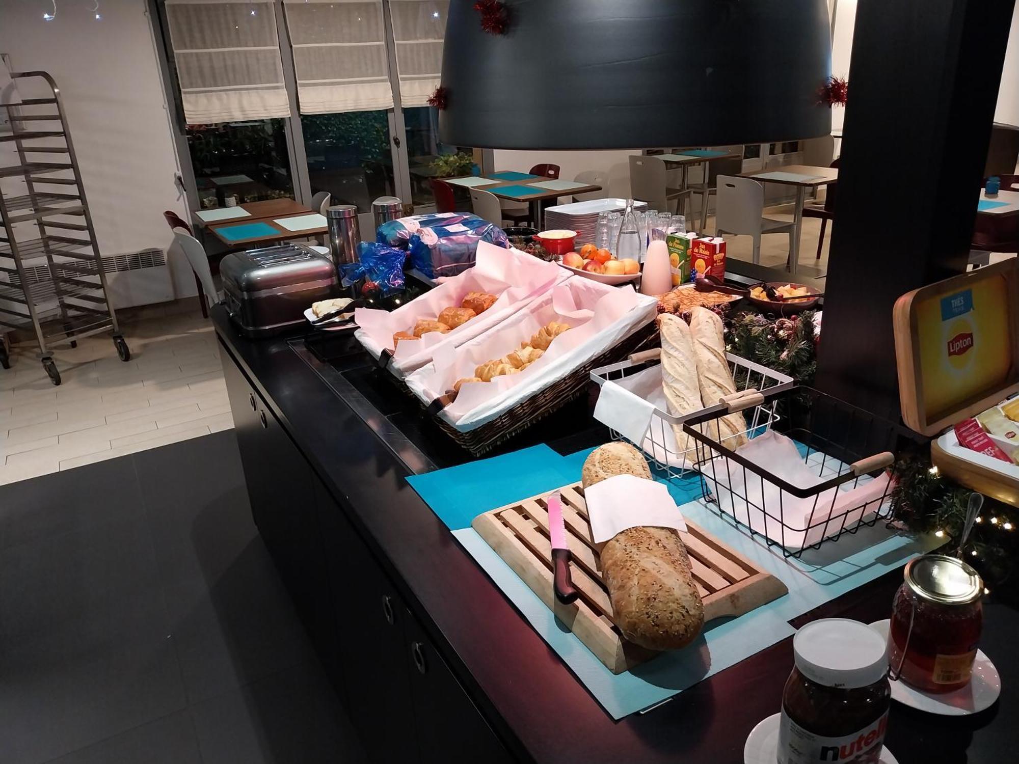 Kyriad Direct Marseille Est La Valentine 拉佩讷叙尔于沃讷 外观 照片
